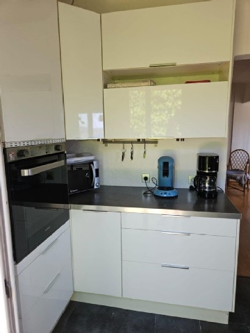 la cuisine coté fenetre